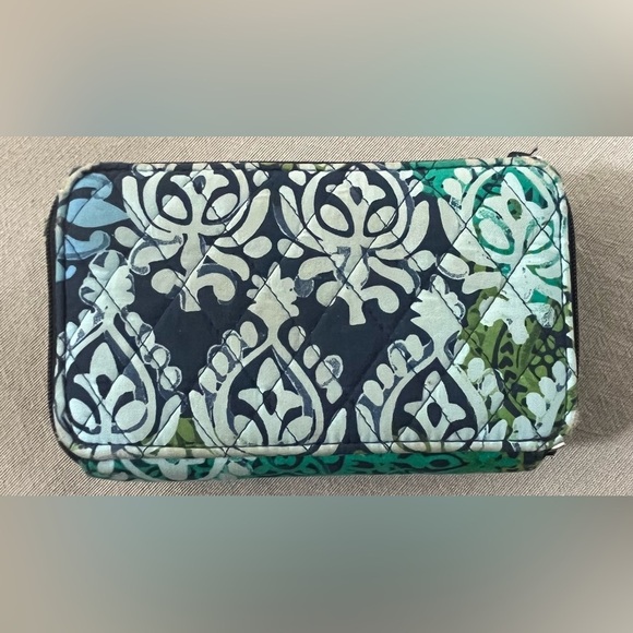 Vera Bradley quilted cloth wallet - Picture 2 of 10